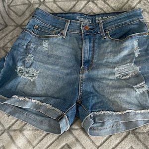 Levi Strauss signature collection size 4 blue Jean high waisted shorts.